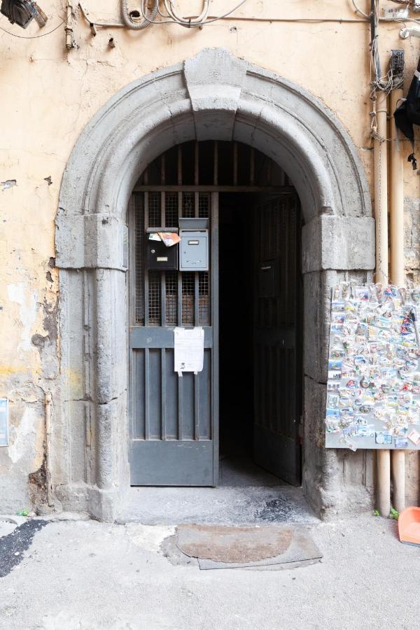 Appartamento Moderno Nel Centro Storico Napoli Exterior foto