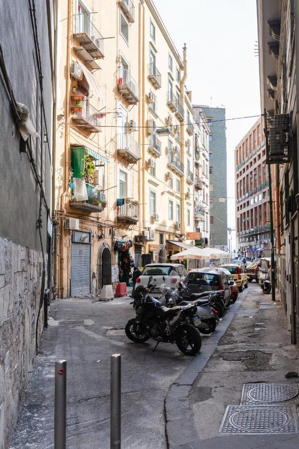 Appartamento Moderno Nel Centro Storico Napoli Exterior foto